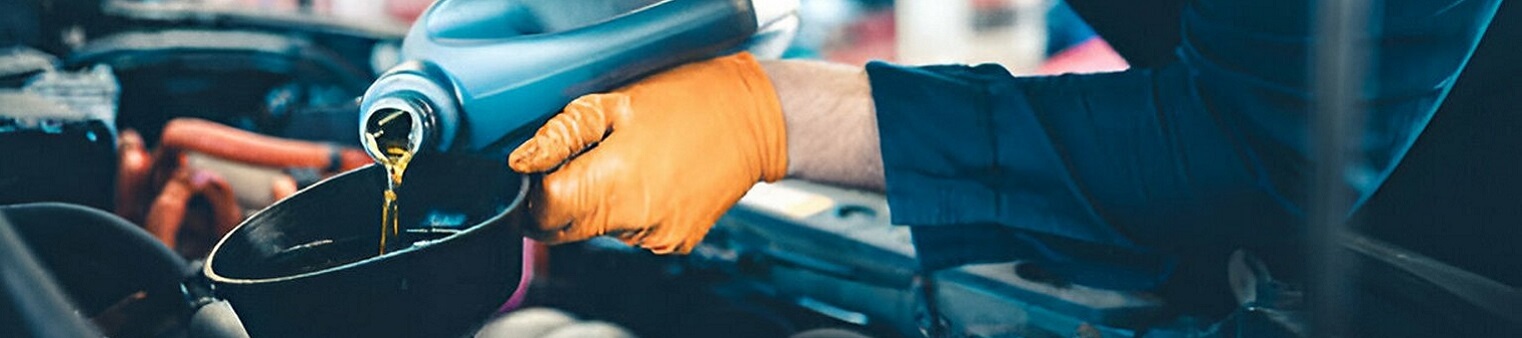 Auto Mechanic Oil Change